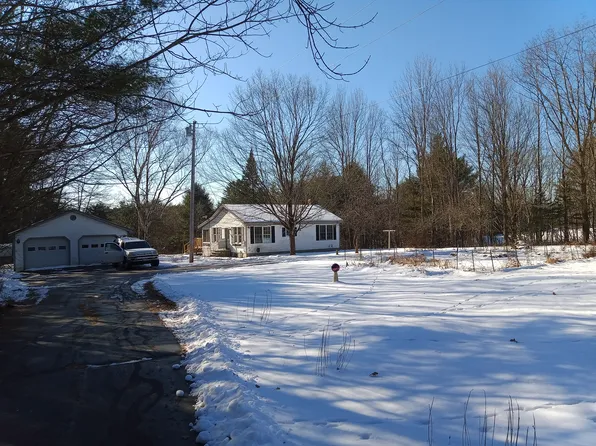 2 Apple Valley Dr, Richmond, ME 04357