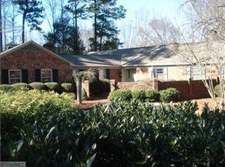 717 Kemp Rd W, Greensboro, NC 27410