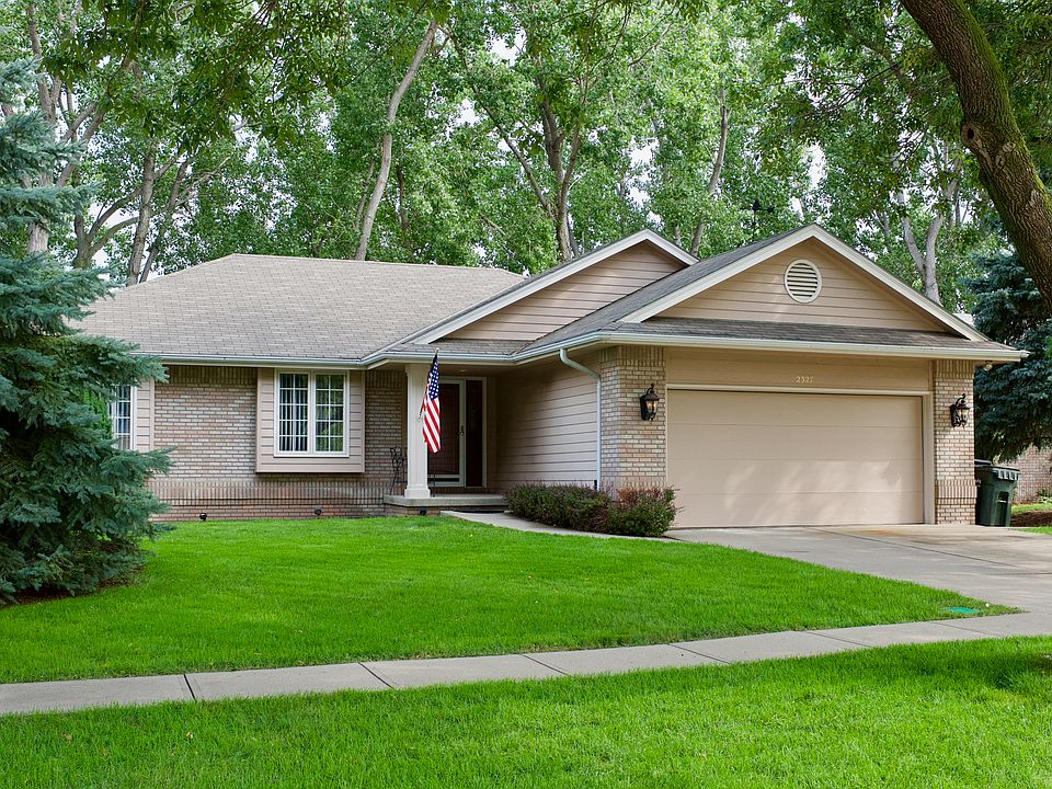 1st image of 2327 Pueblo Dr