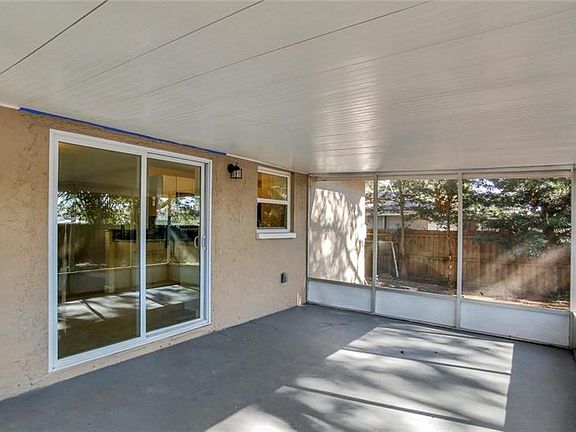 5th image of 1357 Cambridge Dr