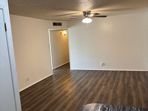 5th image of 1834 Greenwood St