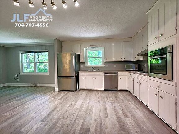5th image of 3340 Silver Stream Rd #3340