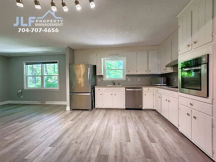 3340 Silver Stream Rd #3340 — Photo 5