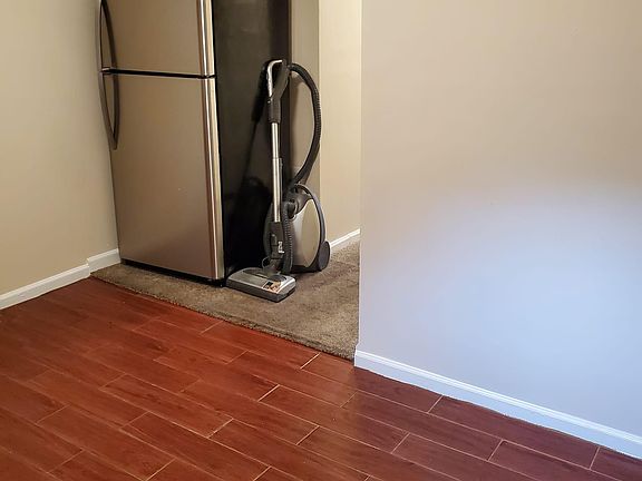 3rd image of 87 Orchard St