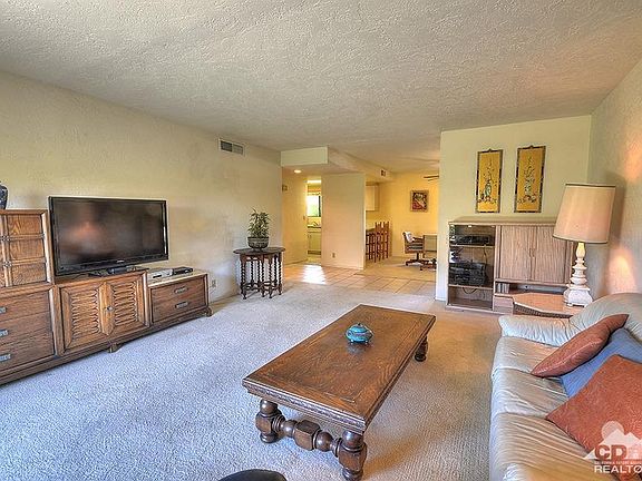 3rd image of 337 Tiffany Cir W
