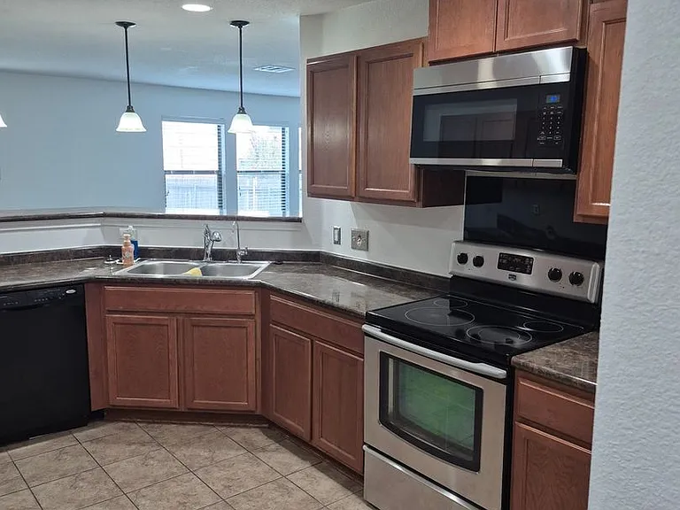8917 Lonesome Oak Dr — Photo 2
