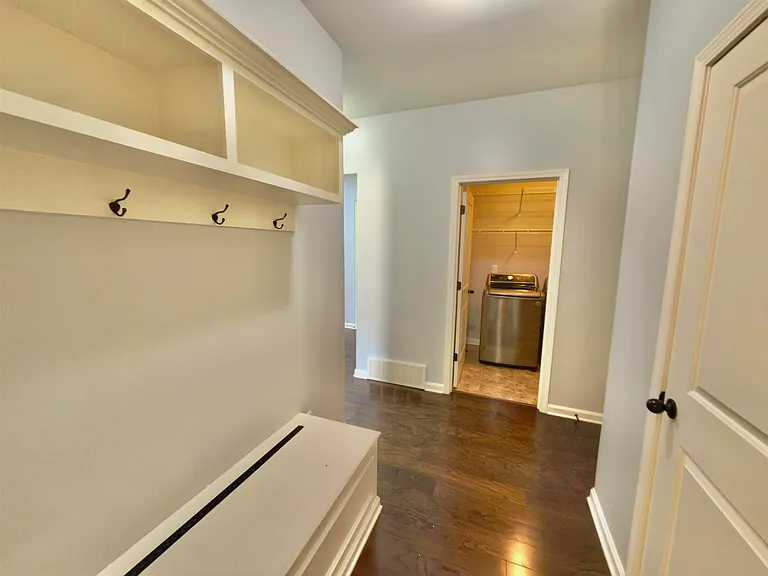 570 Winding Valley Cv — Photo 14