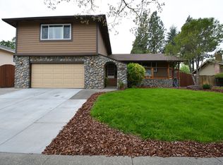 1657 Cunningham Way, Santa Rosa, CA 95403