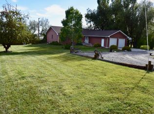 1355 Riverview Rd, Riverton, WY 82501