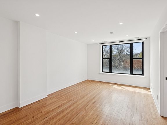 2nd image of 4345 N Lincoln Ave APT 2