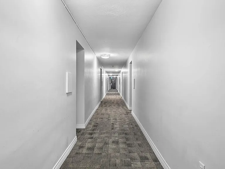 24 Ida St — Photo 13