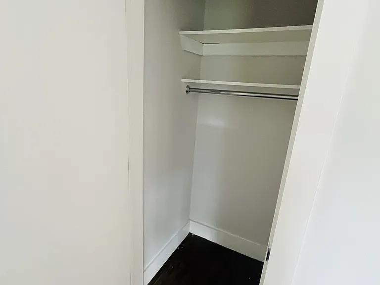 68 Norton St #2R — Photo 7