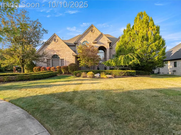16895 Highland Ln, Northville, MI 48168
