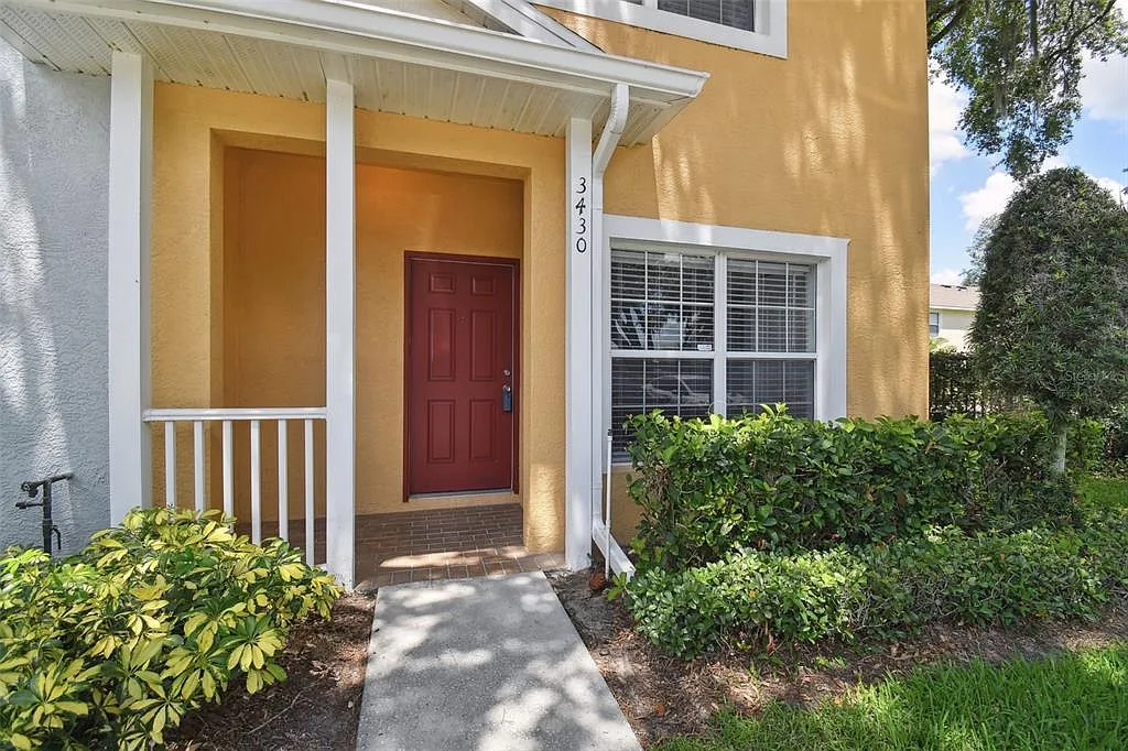 2 bed, 2.5 bath, 1696 sqft, $2,150 — Photo 2