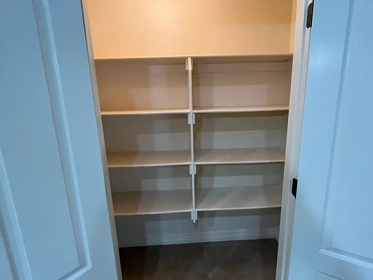 3553 E Crow Ln — Photo 10