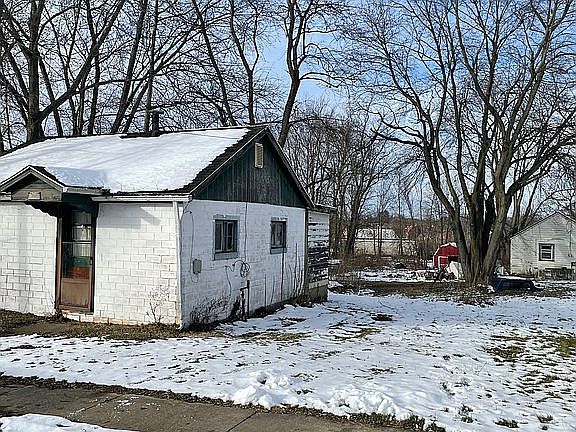 5th image of 521 Markley Ave