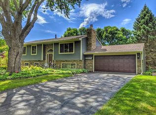 10925 Hyland Ter, Eden Prairie, MN 55344