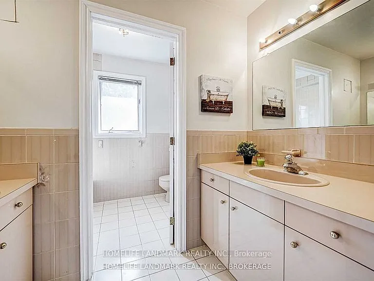 44 Frontenac Ave — Photo 32