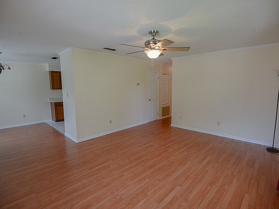 3rd image of 528 W 5th Ave