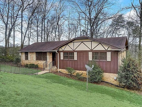2nd image of 1124 Jacque Cir