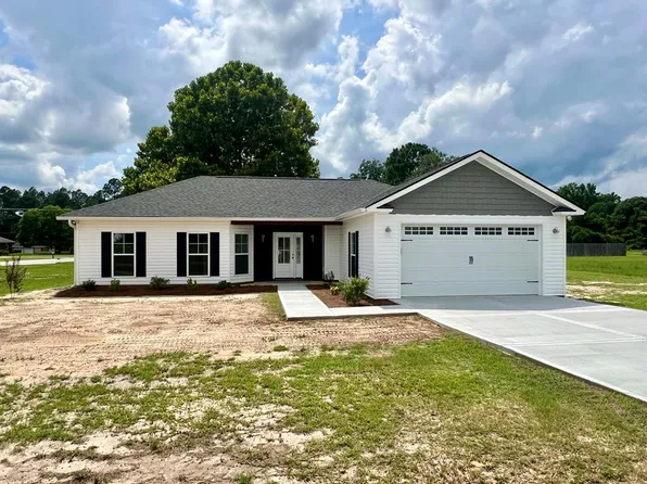 102 Rebecca Ln, Fitzgerald, GA 31750