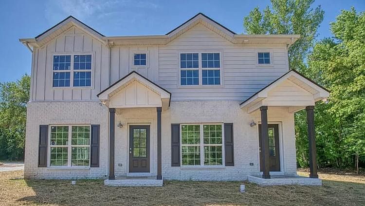 1st image of 256 Caroline Dr