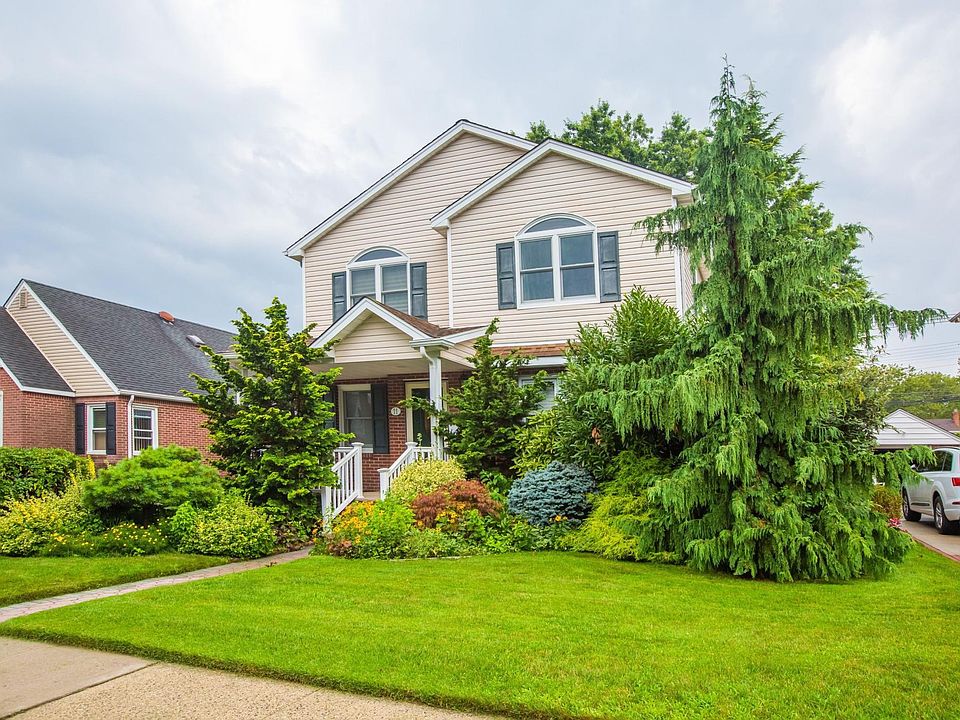 1st image of 11 Rose Ln
