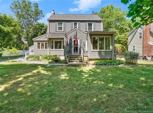 101 Grove St, Trumbull, CT 06611