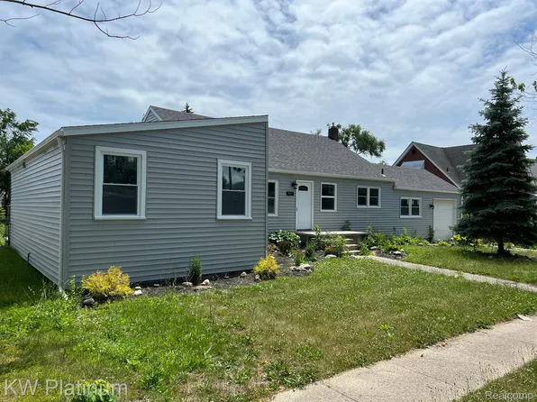 947 Smith St, Monroe, MI 48161