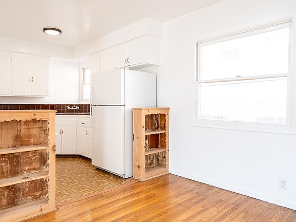 5th image of 1746 N Mariposa Ave #5