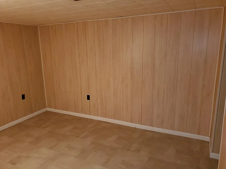 115 Camelot Dr — Photo 16