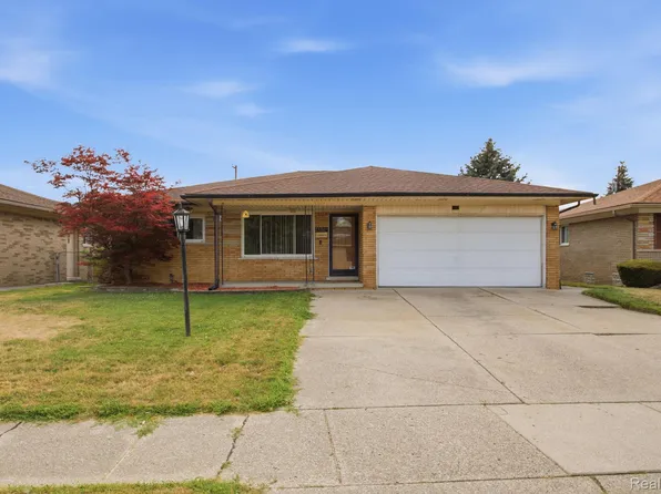 25805 Berkshire St, Roseville, MI 48066