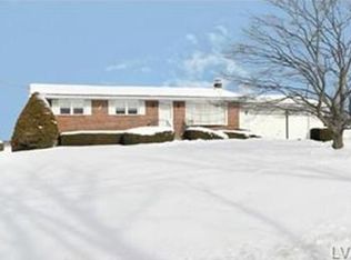 3018 Mountain View Dr, Bath, PA 18014