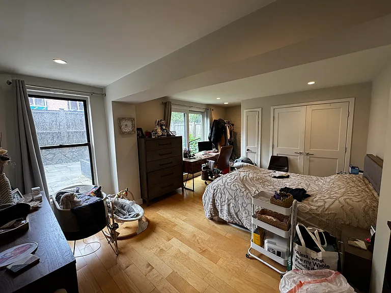 219 W Springfield St #1 — Photo 12