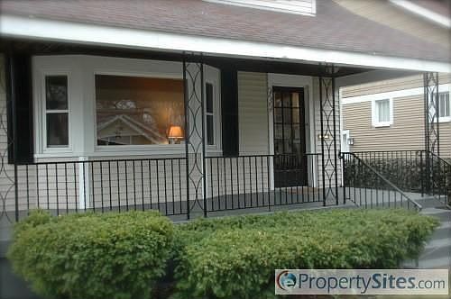 2nd image of 939 Calvin Ave SE
