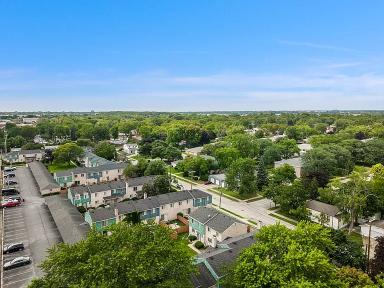 Cloisters Townhomes — Photo 4