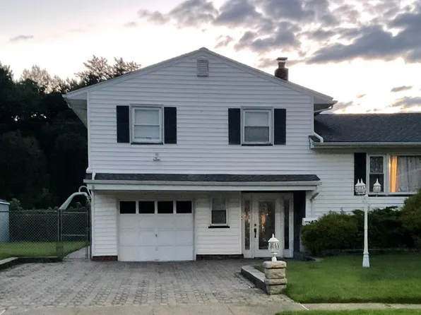 42 S Oak Ave, Fords, NJ 08863