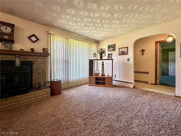 5th image of 2308 Bears Den Rd