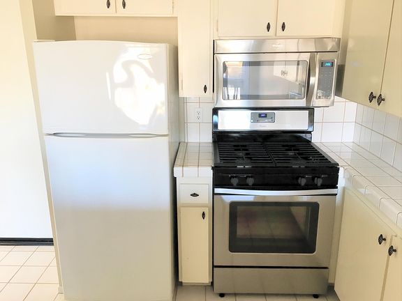 Light and Bright Kitchen