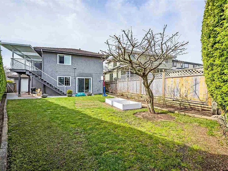 7372 Waverley Ave — Photo 16