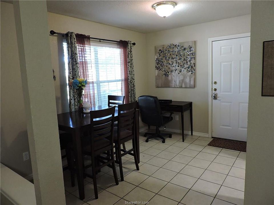 2nd image of 918 Crepe Myrtle St