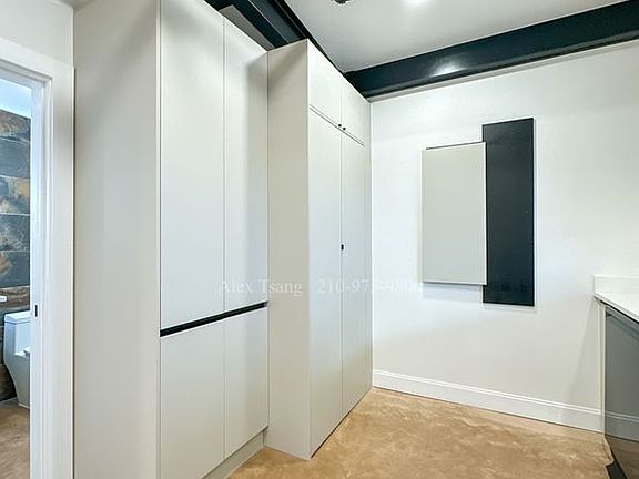 5th image of 630 Montana St #301