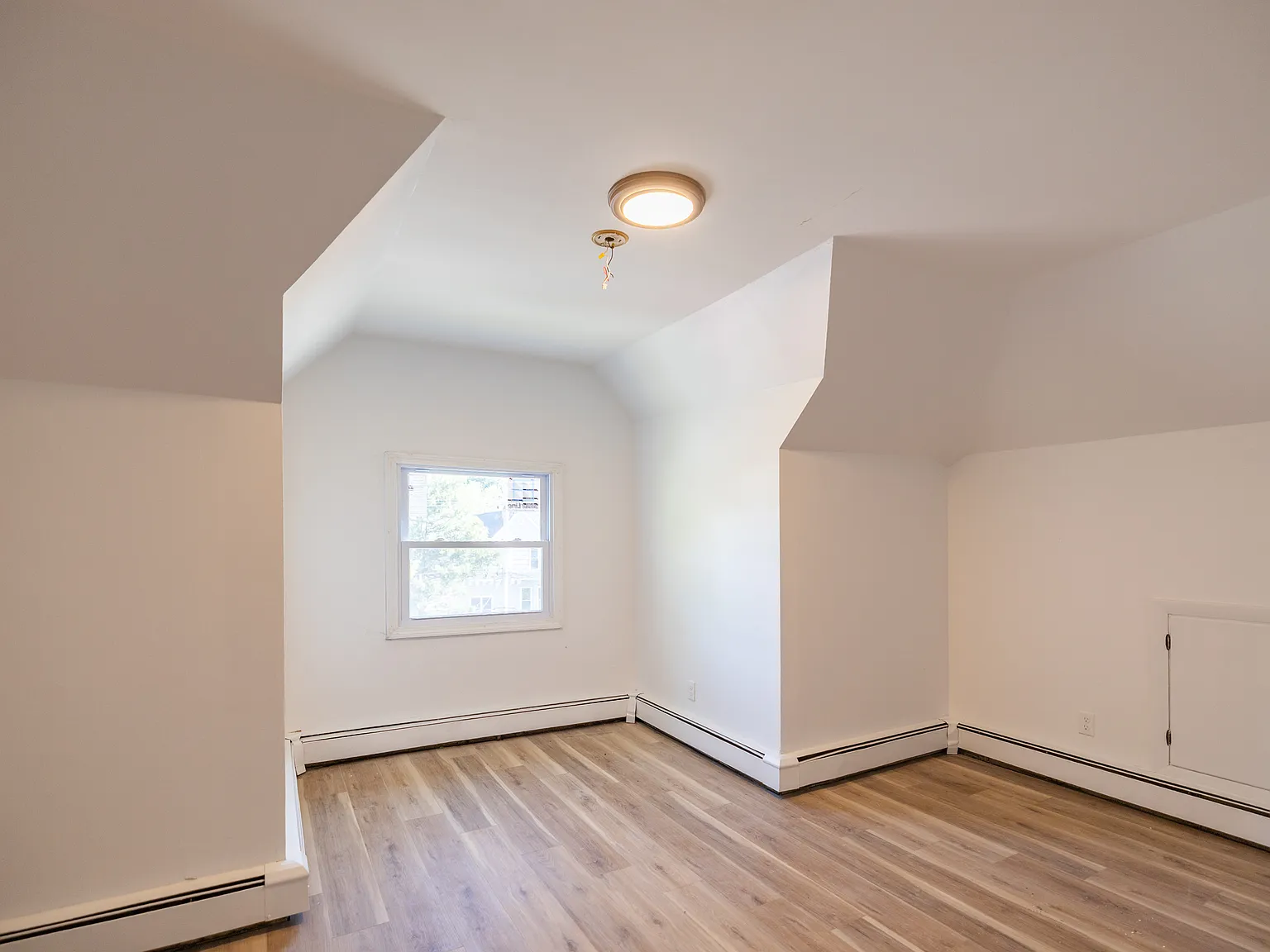 1 bed, 700 sqft, $1,250 — Photo 4