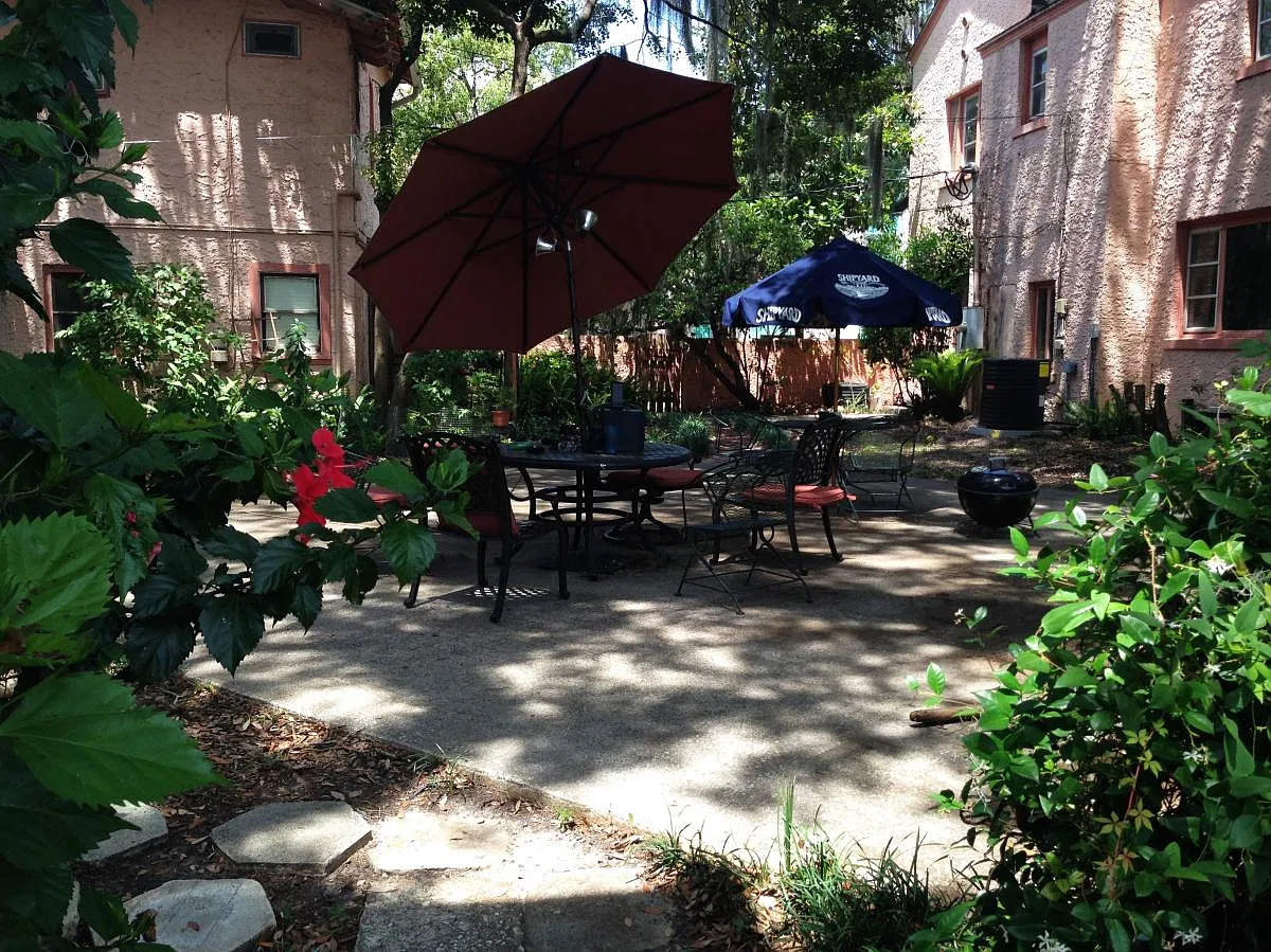 5 bed, 4.5 bath, 3400 sqft, $6,600 — Photo 2
