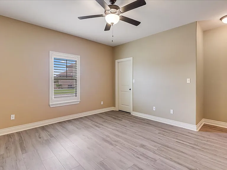 6241 Lago Vista Dr — Photo 29