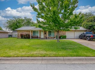 405 SW Gregory St, Burleson, TX 76028