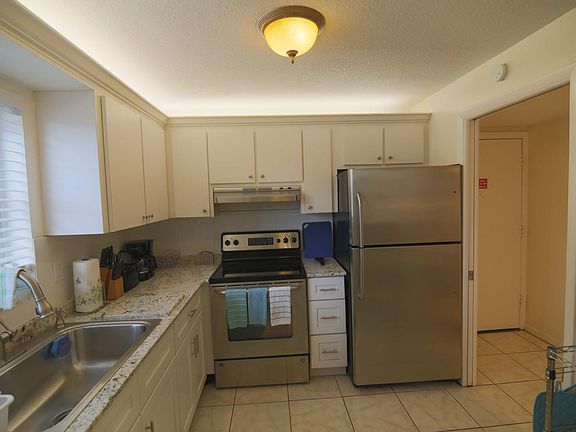 5th image of 308 Southwind Ct APT 4