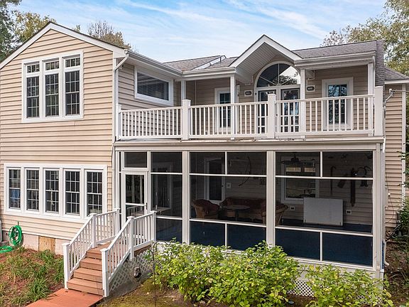 4th image of 325 Crossing Cove Way
