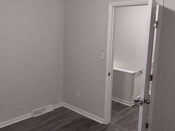 2nd image of 4871 Banbury Ct APT 5
