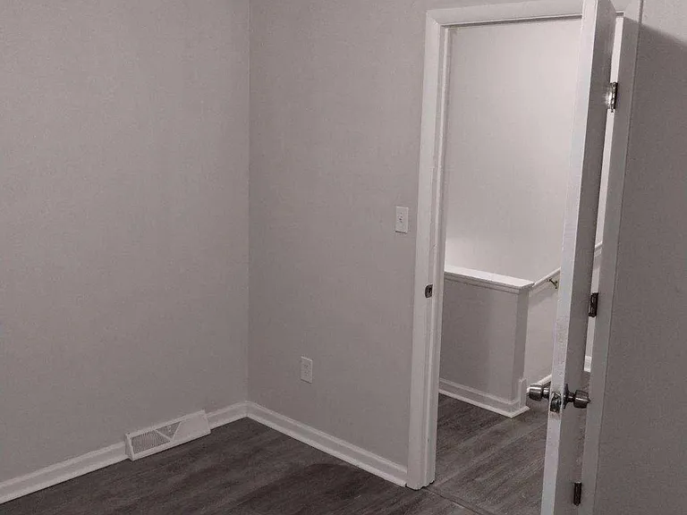 4871 Banbury Ct #5 — Photo 2
